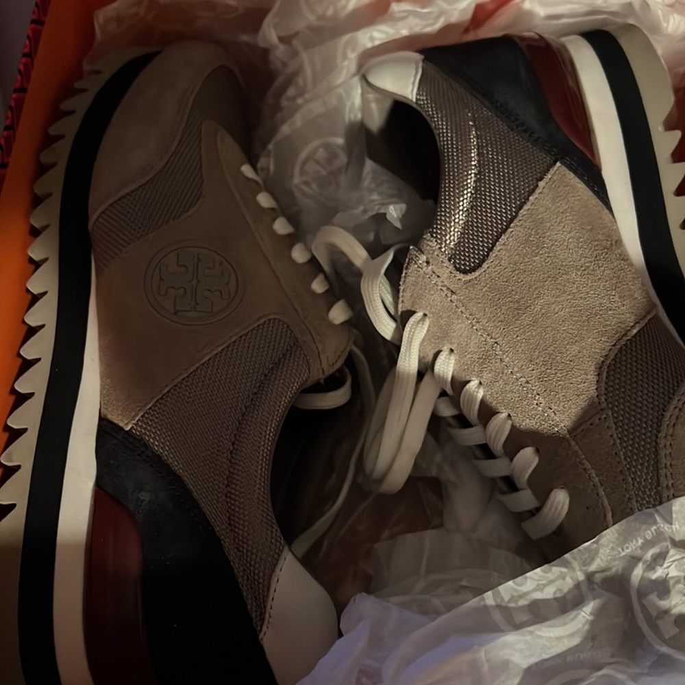 Authentic Tory Burch sneakers - Picture 3 of 8